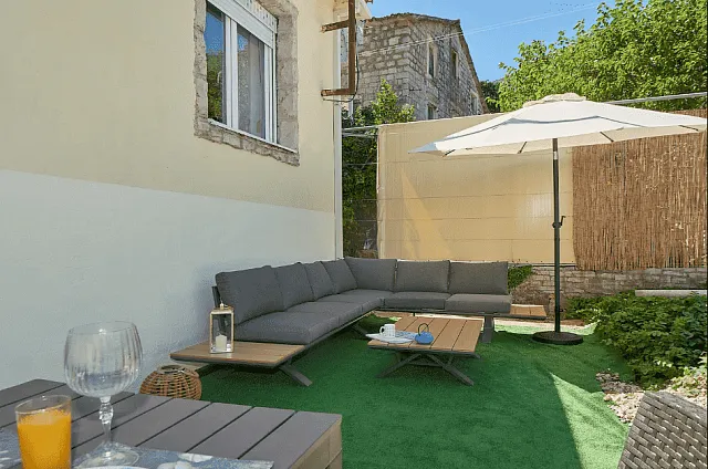 House, 1 room, 55 m² with a 610 m² plot in Kostanjica — photo 30